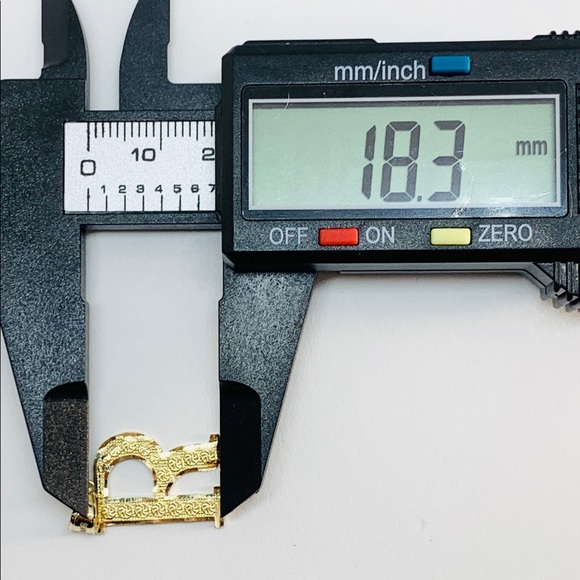 10k solid gold initial R charm pendant - Picture 4 of 4